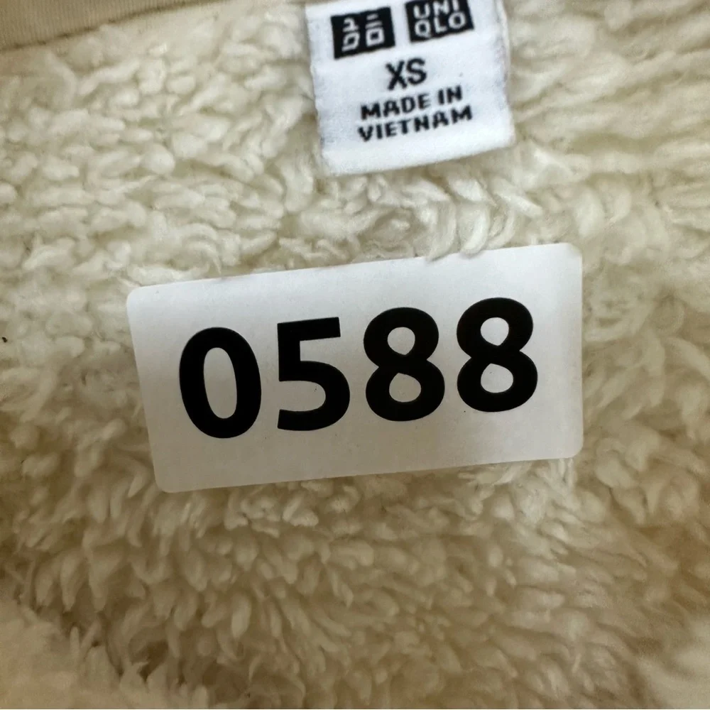 Uniqlo Sherpa Fleece Full Zip Jacket Woman’s XS‎ Beige
